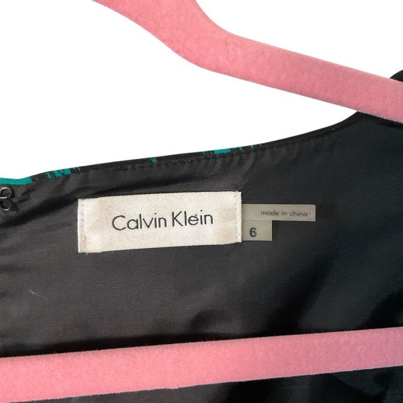 Calvin Klein Black and Blue Sheath Dress with Cap Sleeves and Scoop Neck - Picture 4 of 7